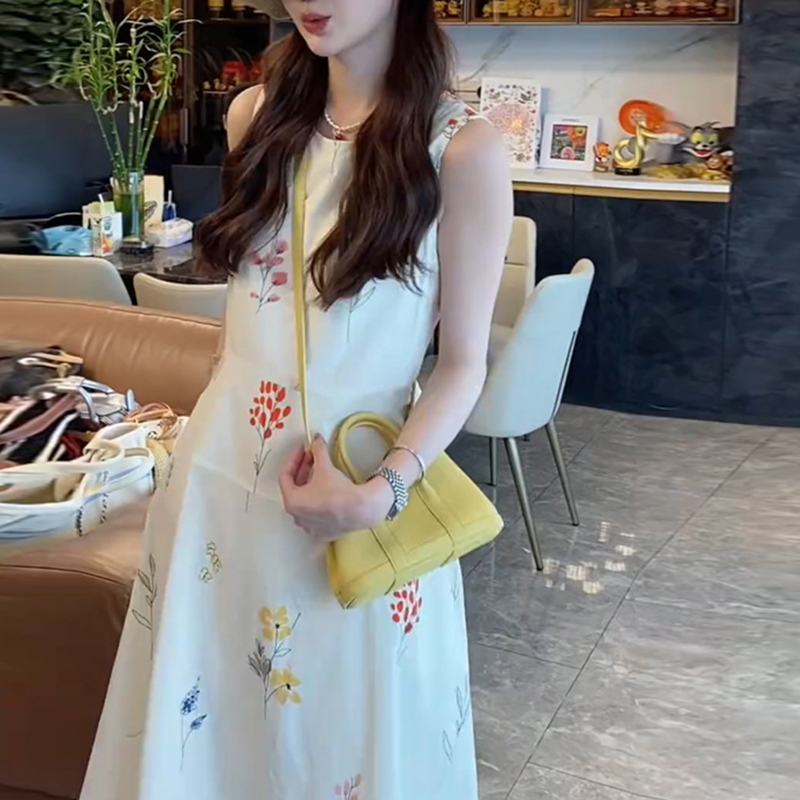 溫柔風寬鬆無袖碎花連身裙