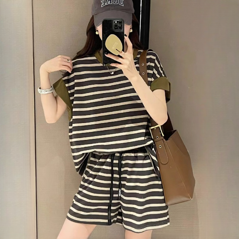 寬鬆休閒條紋短袖短褲套裝