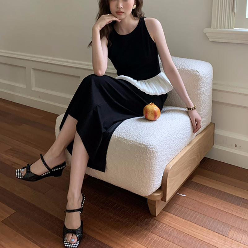 法式不規則掛脖無袖上衣+鬆緊腰半身裙