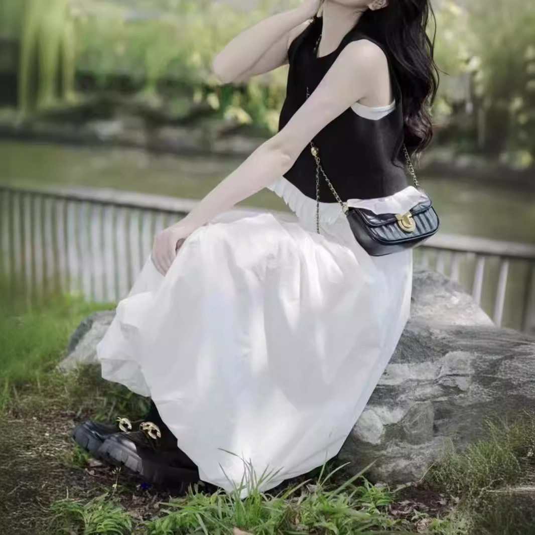 夏季新款小個子減齡穿搭小香風無袖上衣+白色半裙套裝