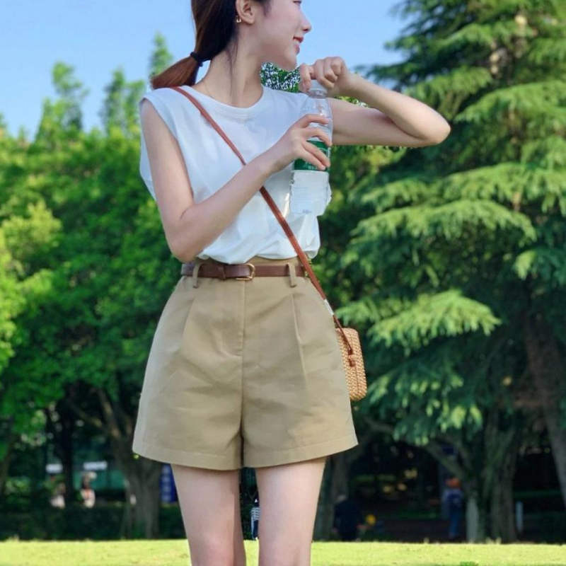 夏季鹽系穿搭洋氣減齡上衣短褲兩件套
