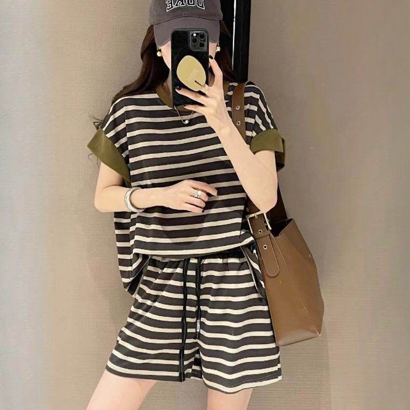 寬鬆休閒條紋短袖短褲套裝
