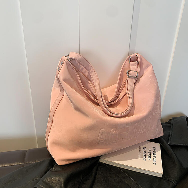 大容量休閒壓花氣質女包