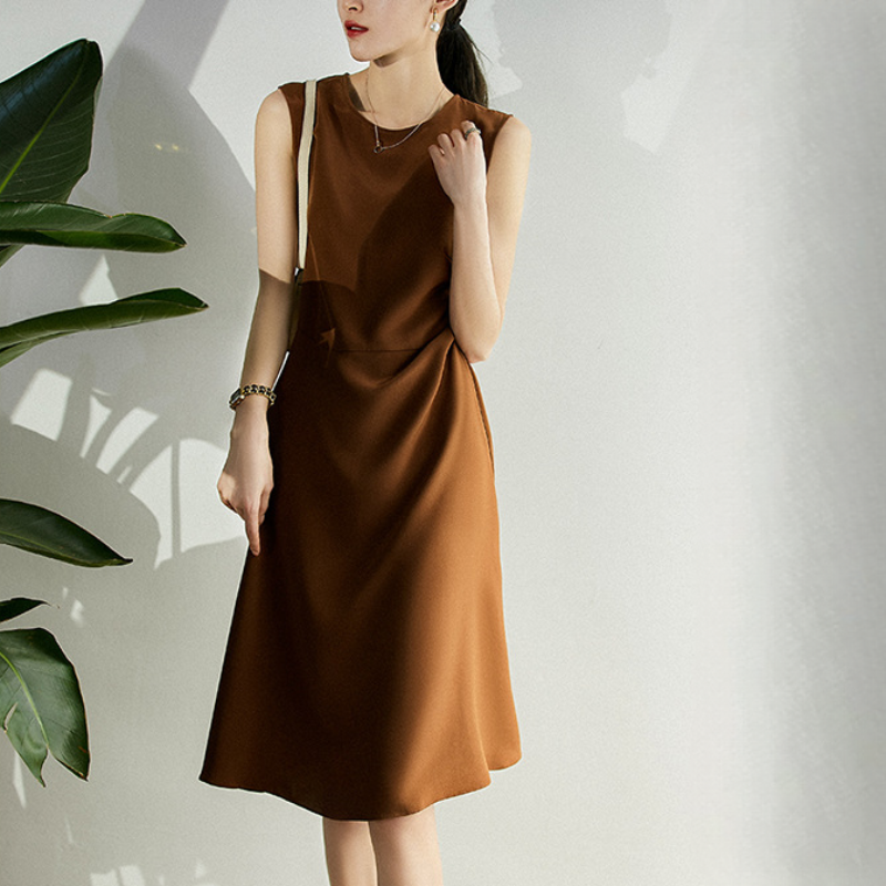 純色無袖赫本風氣質收腰连衣裙