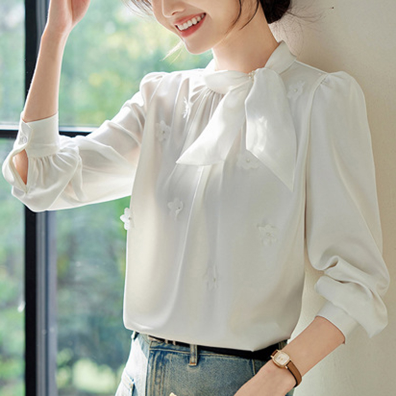 輕奢設計感釘珠蝴蝶結泡泡袖長袖襯衫