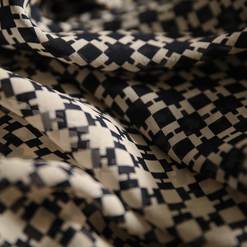 顯瘦半高領雙層仿真絲通勤襯衫