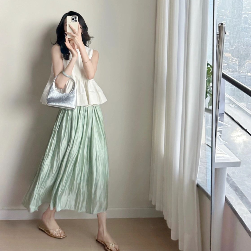 設計感無袖襯衫+光澤感百褶裙兩件套