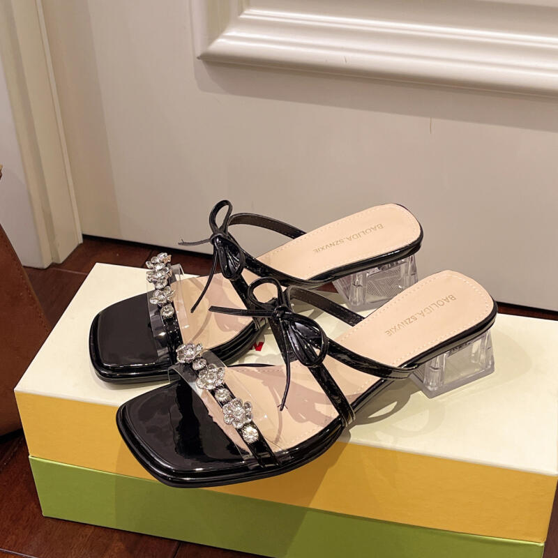 絕美仙女風蝴蝶結一字涼拖鞋搭配裙子