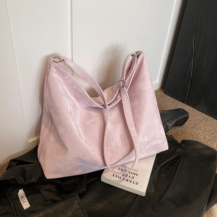 大容量休閒壓花氣質女包