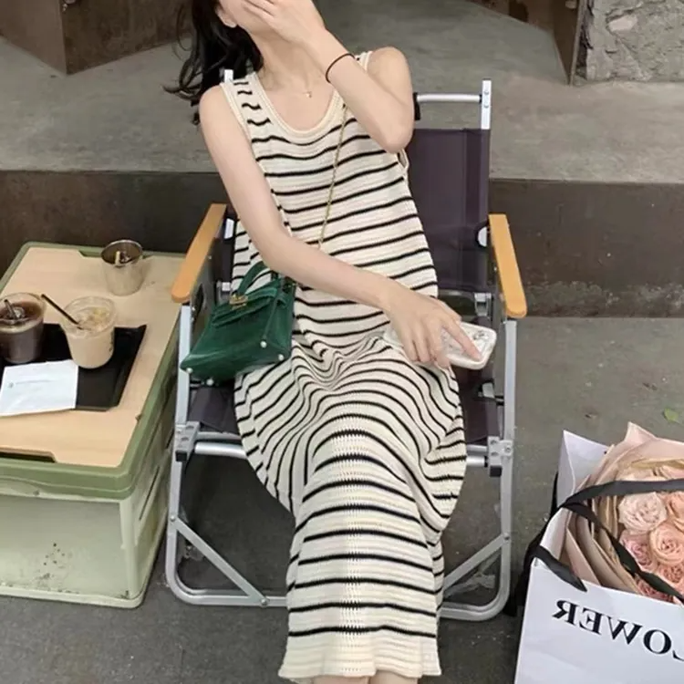 慵懶風鏤空條紋冰爽絲針織無袖連身裙