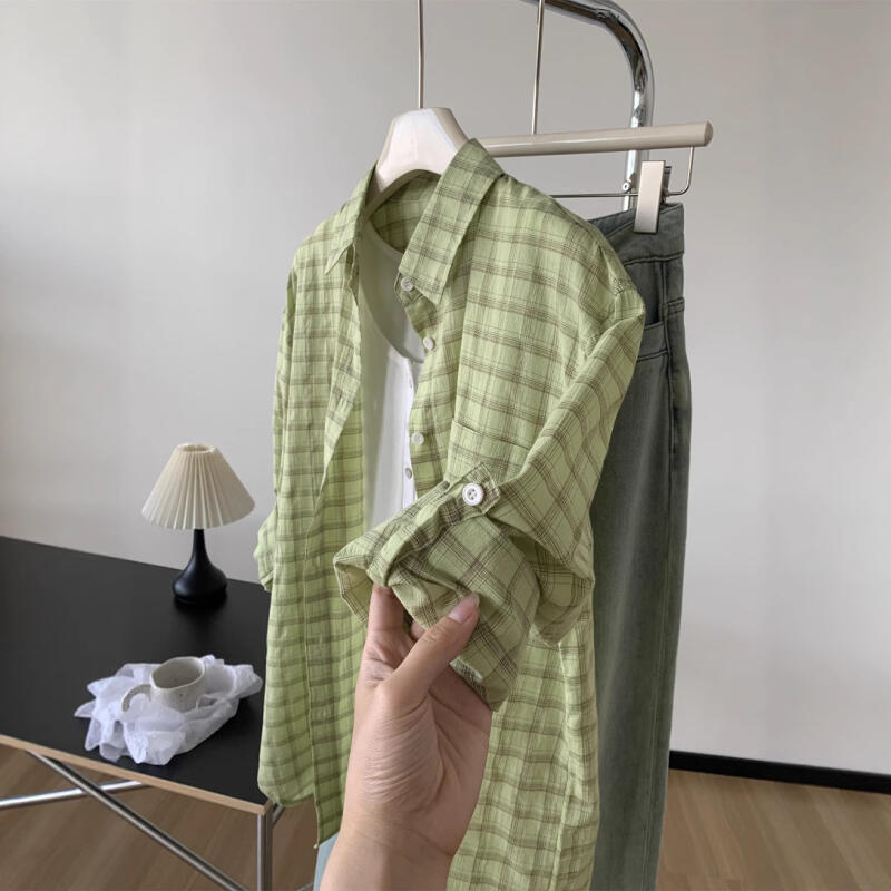 輕薄透氣復古顯白防曬襯衫