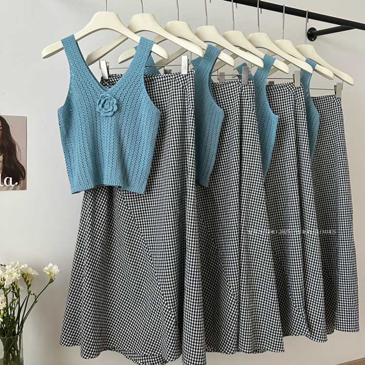 花朵設計短V領針織背心+側腰綁帶格紋半裙套裝