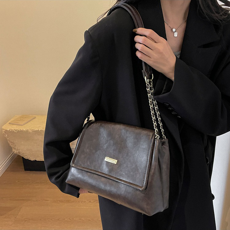 復古簡約大容量鏈條斜背包