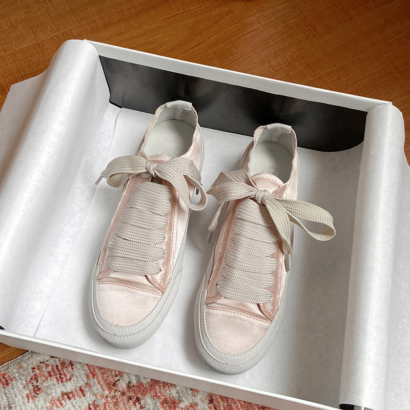 西班牙小眾薄款綢緞小白鞋帆布平底鞋