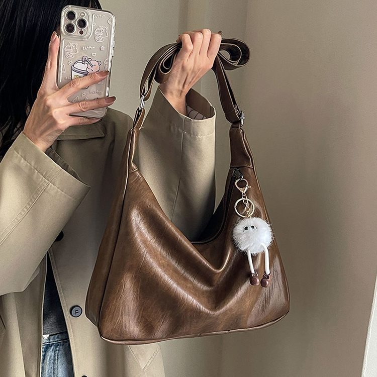 秋冬大容量百搭單肩斜背包