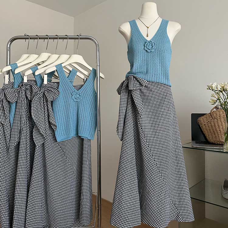 花朵設計短V領針織背心+側腰綁帶格紋半裙套裝