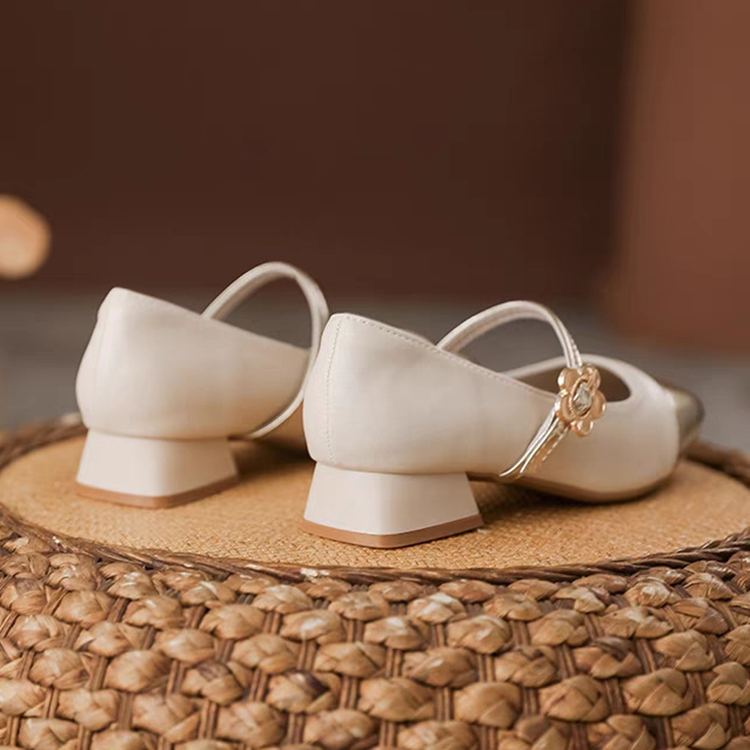 春秋新款法式低跟小皮鞋