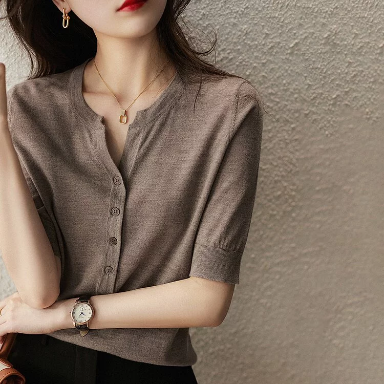 優雅鈕扣V領素色針織短袖