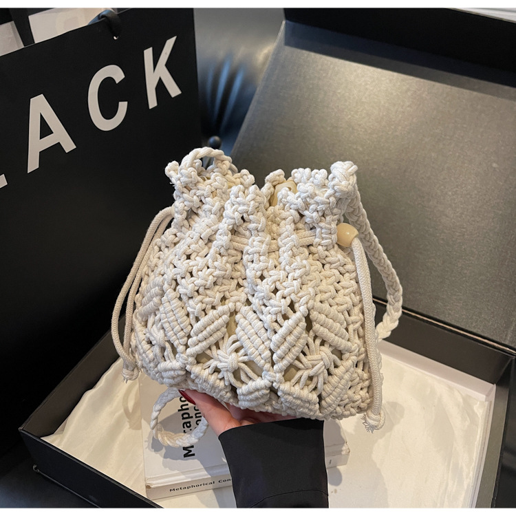 春季時尚小衆設計感斜挎水桶包