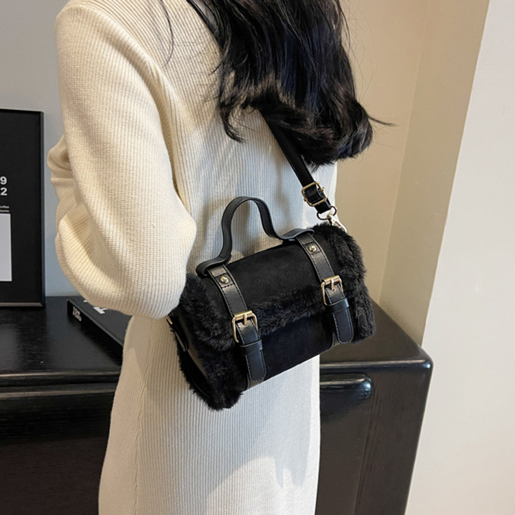新款洋氣毛絨高級感小方包