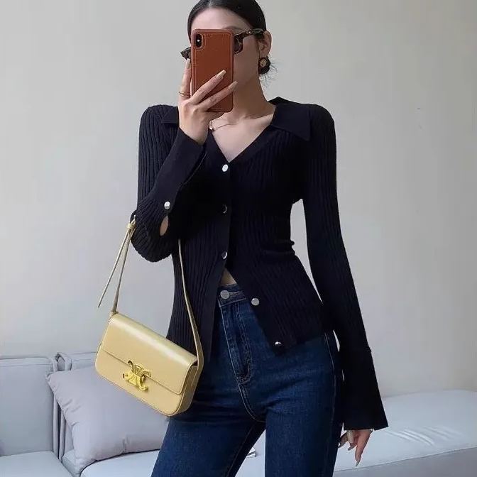 百搭設計感polo領喇叭袖長袖打底上衣