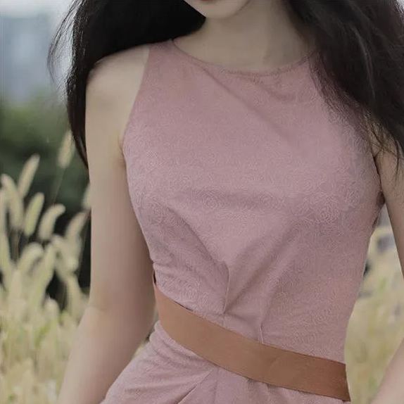 氣質純色立裁無袖連身裙