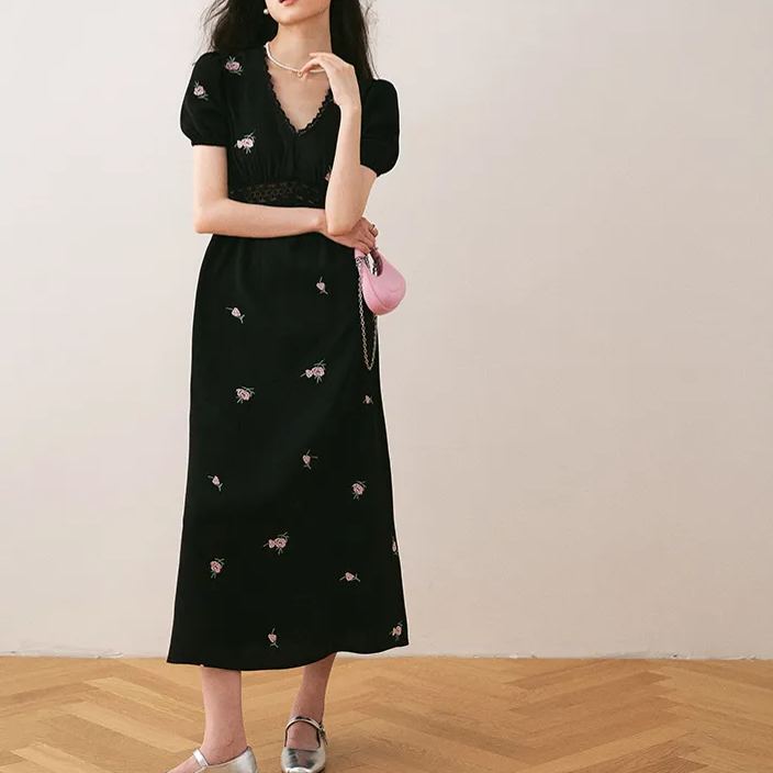 法式泡泡袖雪紡氣質碎花收腰V領連衣裙