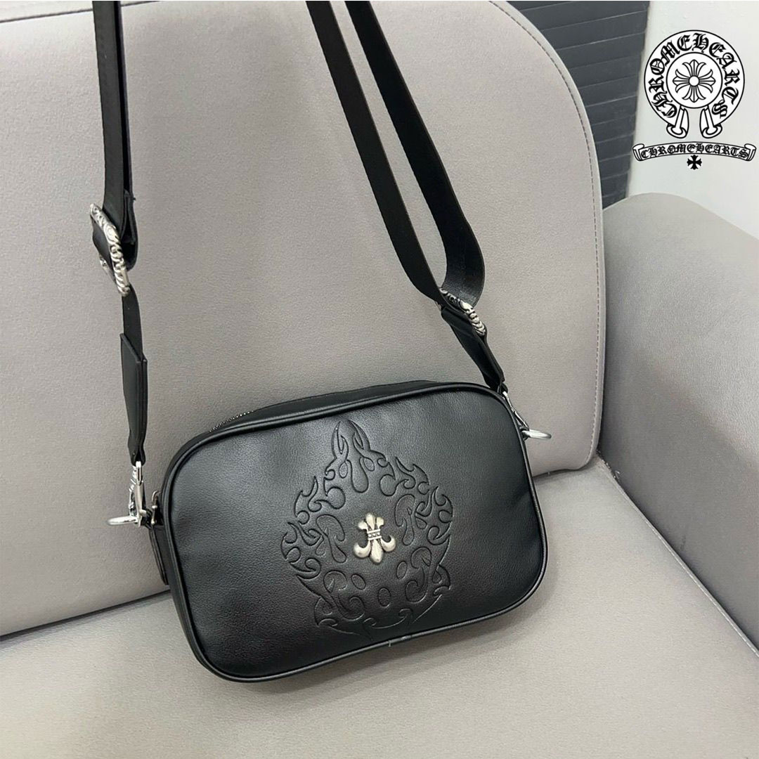 【CHROME  HEARTS】クロウハート クロスボディバッグ メンズ 本革 ショルダー スモール スクエアバッグ