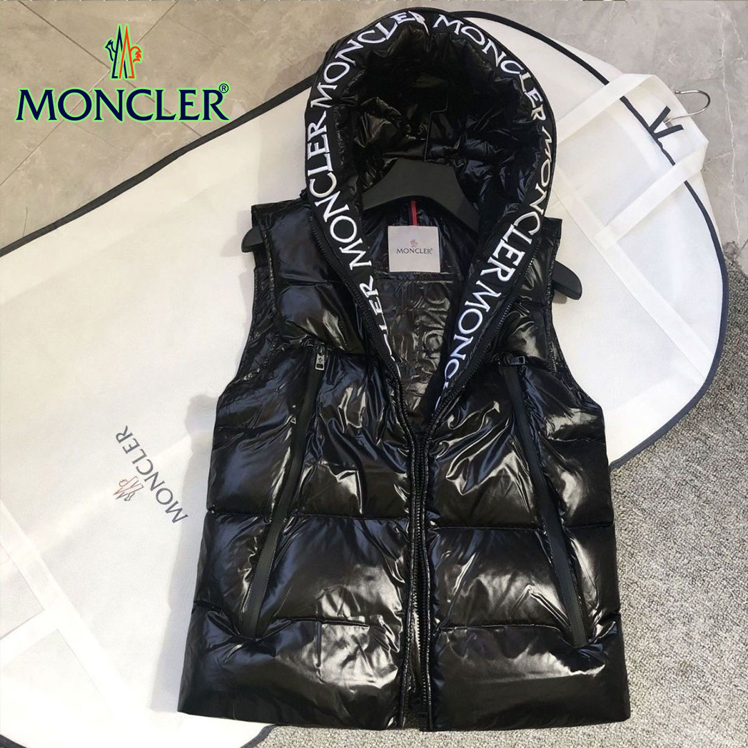 【MONCLER】モンクレール、パッチワークフード付きジャケット、冬の刺繍入りベスト