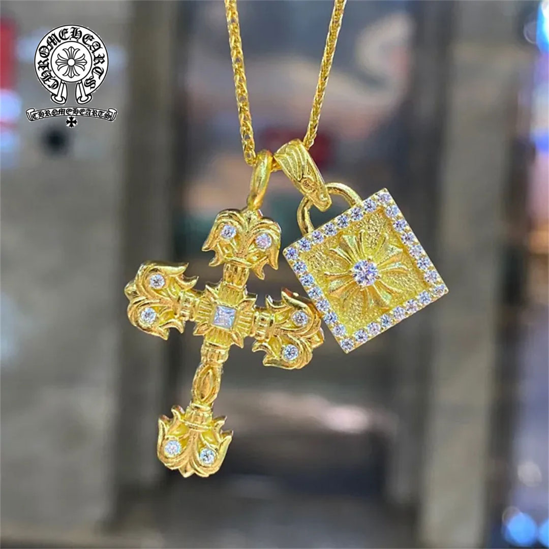 【CHROME HEARTS】クロムハーツ フレイムクロス スクエア ゴールド ペンダント ネックレス フルダイヤモンド