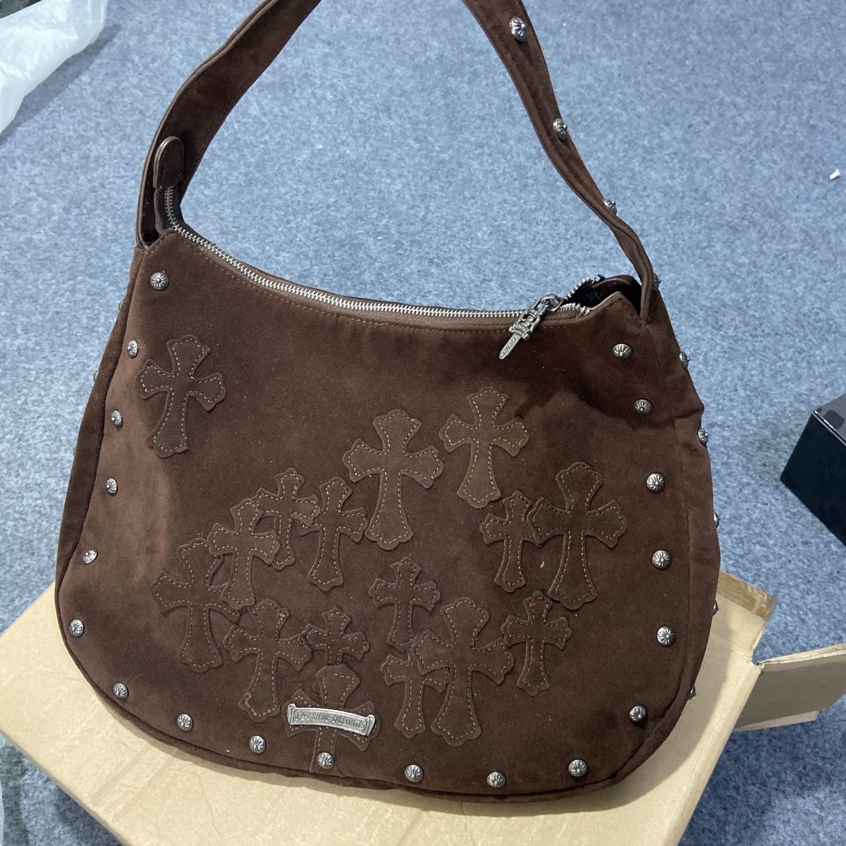 【Chrome Hearts】クロムハーツ クロスフロステッド 新作ショルダーバッグ