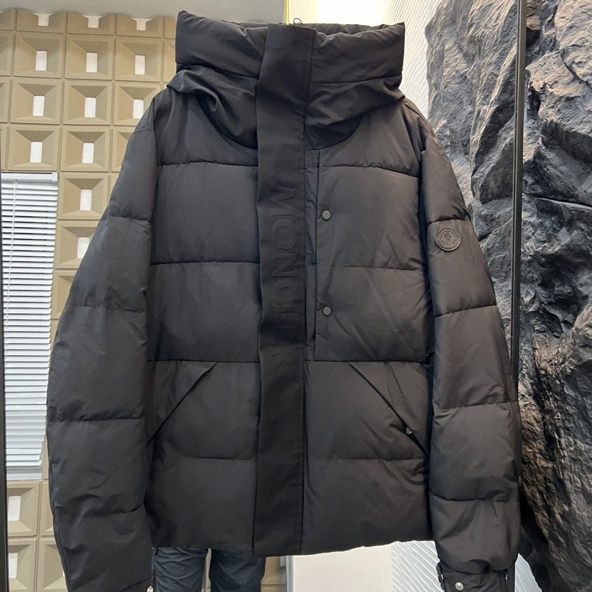 【MONCLER】モンクレール ブラック ウォリアー ニュー ダウンジャケット 男女兼用