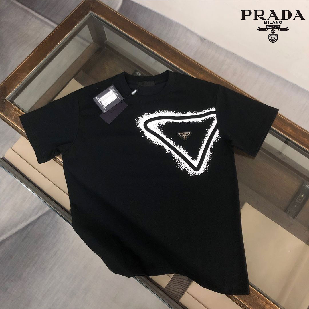 【今日注文なら、もう一つ無料サービス】【PRADA】プラダ新作夏のメンズとレディースのラウンドネック半袖ルーズTシャツ