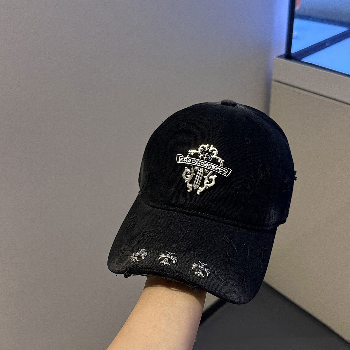 【今日注文なら、もう一つ無料サービス】【Chrome Hearts】クロムハーツレターズ野球帽 男女兼用