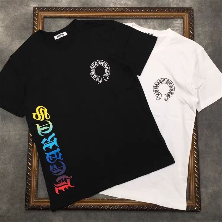 【Chrome Hearts 】【今日注文なら、もう一つ無料サービス】クロムハーツ夏の新作 半袖レタープリントTシャツ 男女兼用