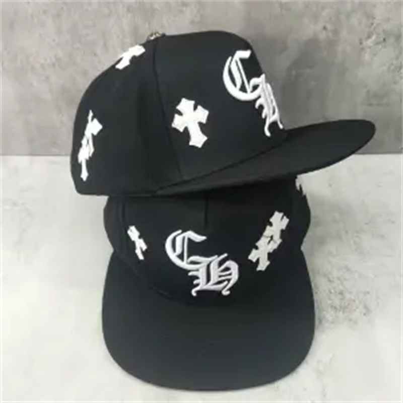 一つ購入ごとに一つ無料贈呈【Chrome Hearts】クロウハートベースボールキャップ 万能おしゃれなひさしキャップ 男女兼用 