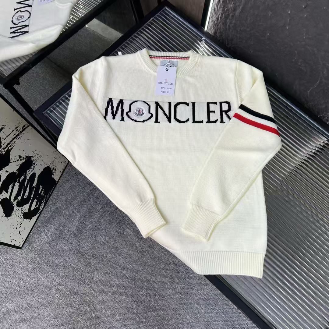 Moncler｜ モンクレール  2025年新作 柔らかいアウターニットセータープルオーバー。