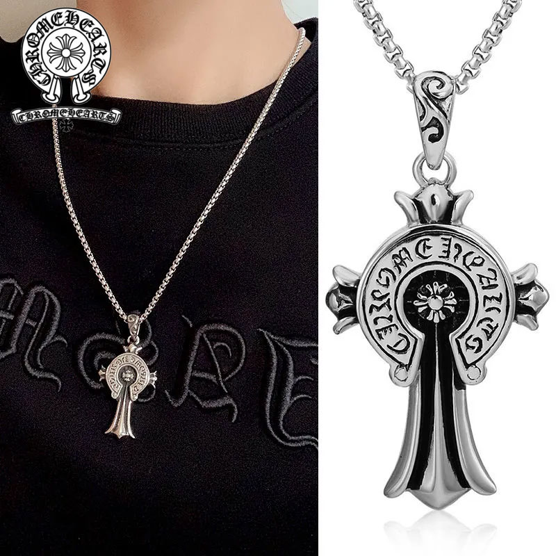 Chrome hearts   クラシック ヴィンテージ クロス ペンダント  男女兼用