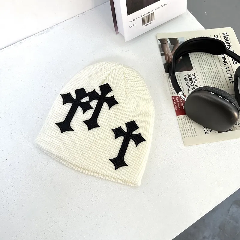 【Chrome Hearts】【今日注文なら、もう一つ無料サービス】 クロワ ハート  クロスウールハット パイルハット ニット帽 秋冬