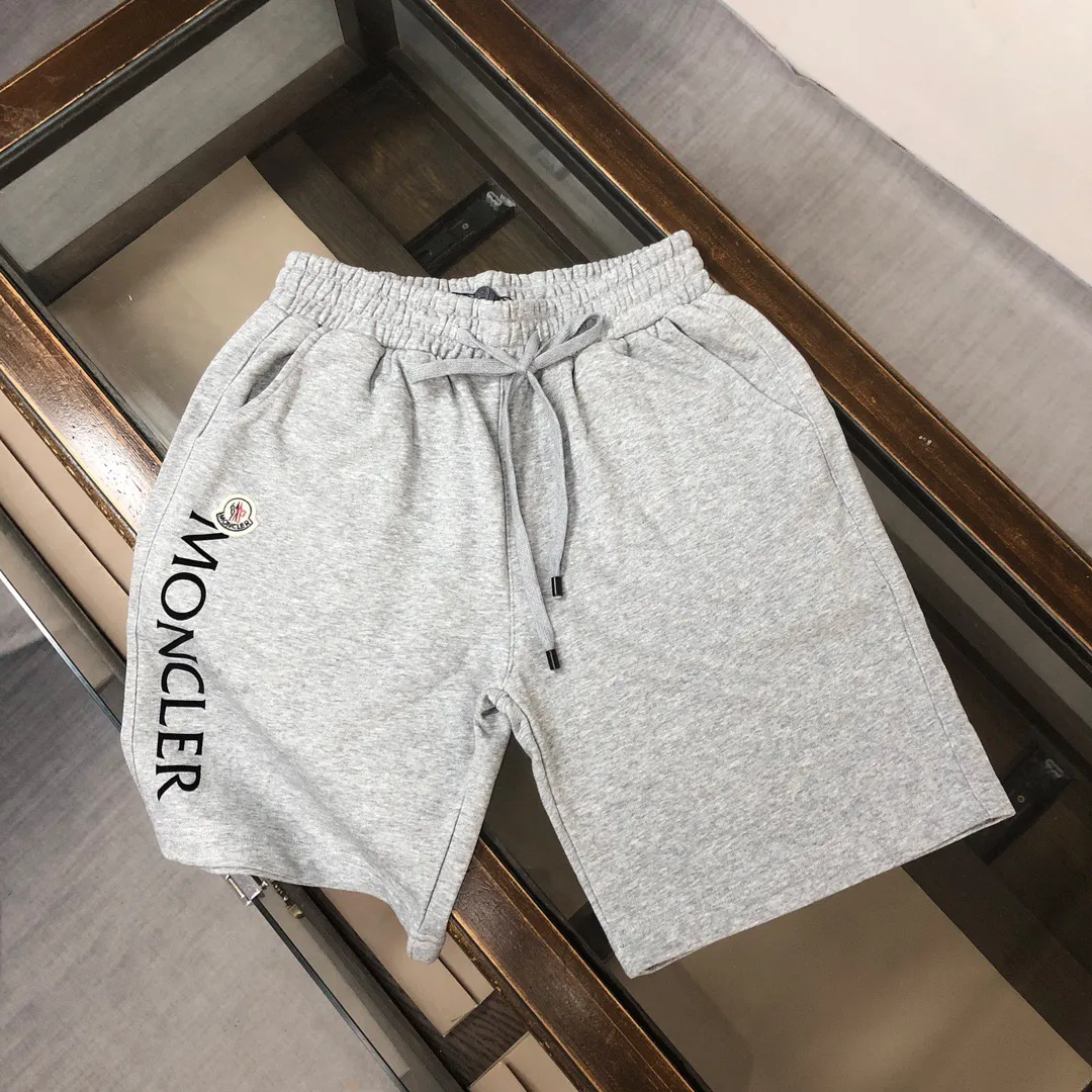 モンクレール・ショートパンツ・キュロット・プリーツ・ベージュ・40サイズ・M相当 Amazon | [モンクレール] SHORTS ショーツ BERMUDA ハーフパンツ