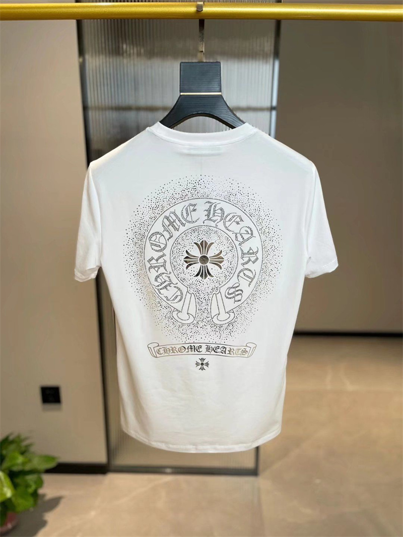 【今日注文なら、もう一つ無料サービス】【Chrome Hearts】クロムハーツ クロスホットダイヤモンド 半袖ラウンドネックTシャツ 男女兼用
