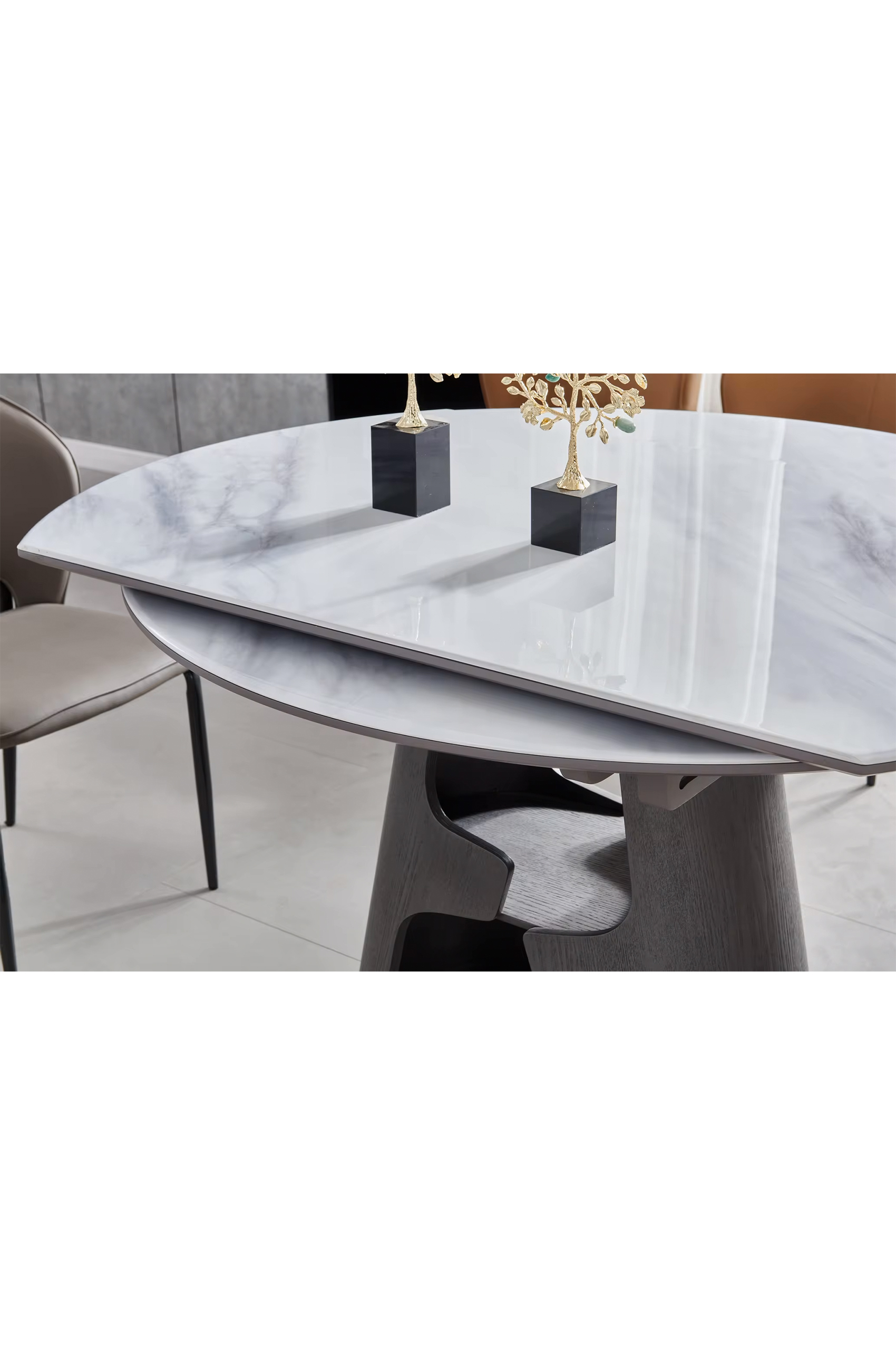 Pellice Round Extendable Dining Table - Side to Extend