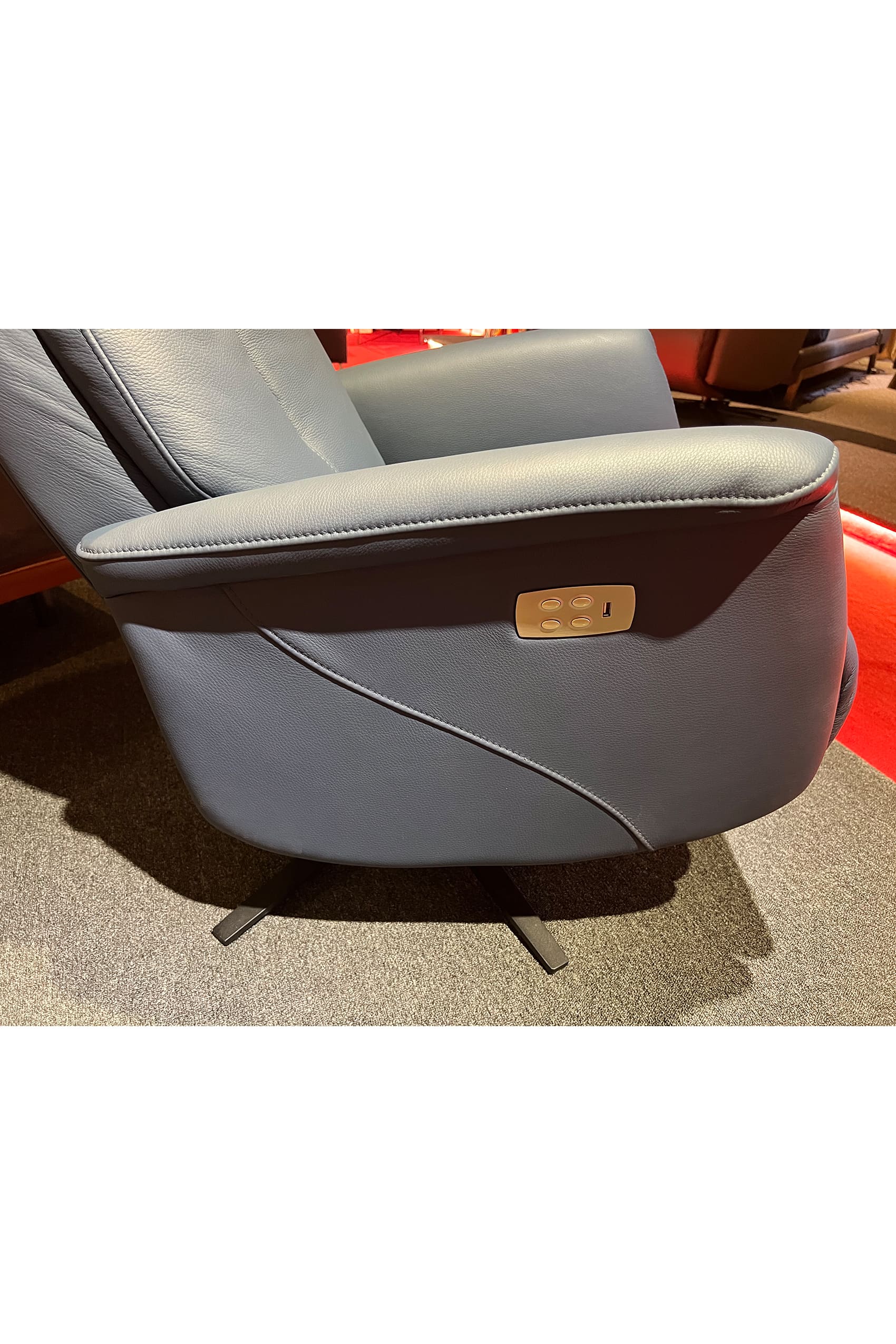 Trinite Lounge Chair