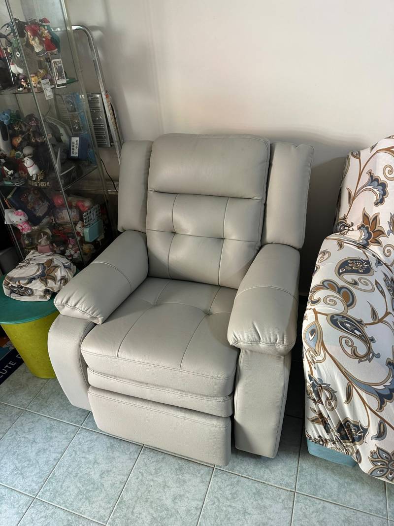Recliner chair, real home