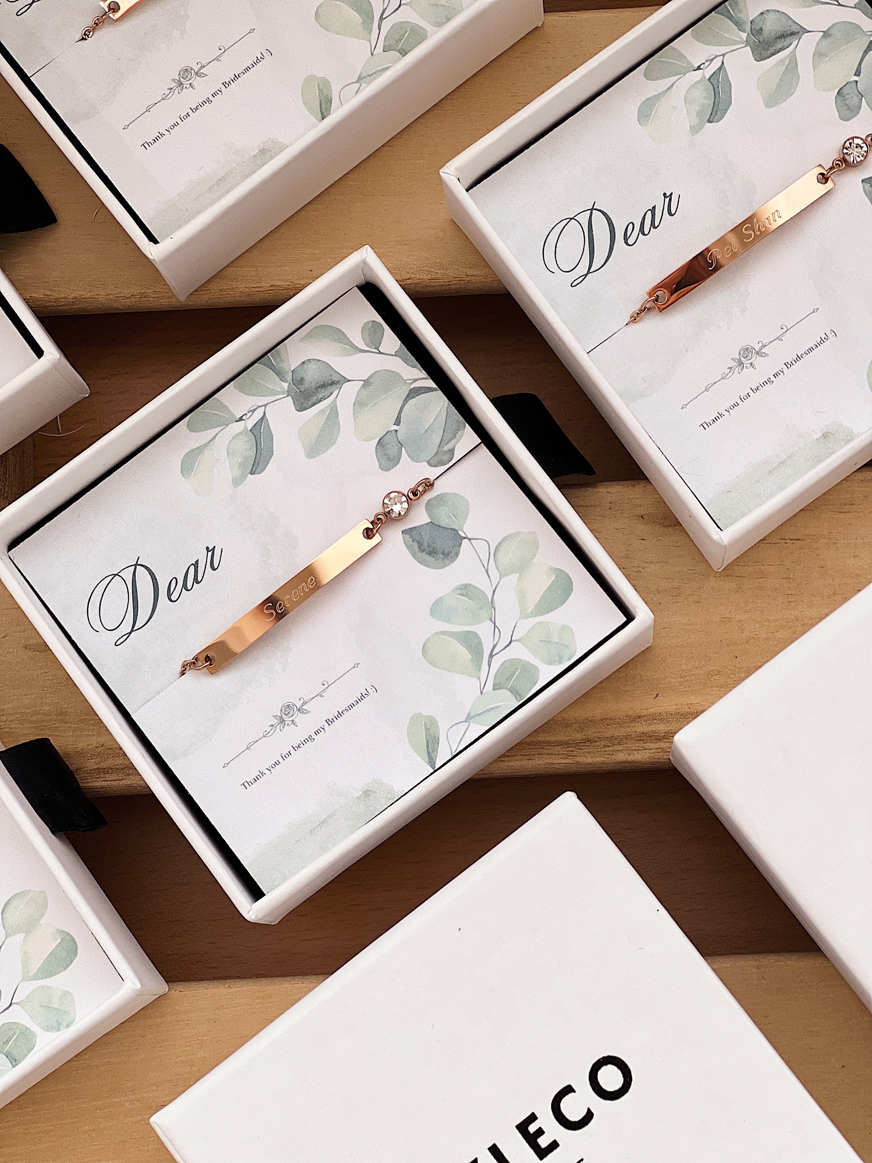 [4 - 6 Bridesmaids Package FREE 1 for Bride] : Horizontal Name Necklace/ Bracelet