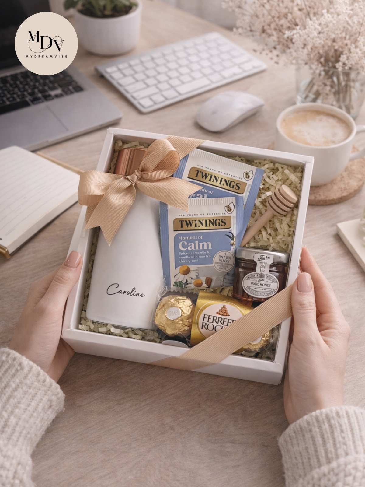 Calm & Cozy Moments – Personalised Tea Gift Set with Flask & Chocolates