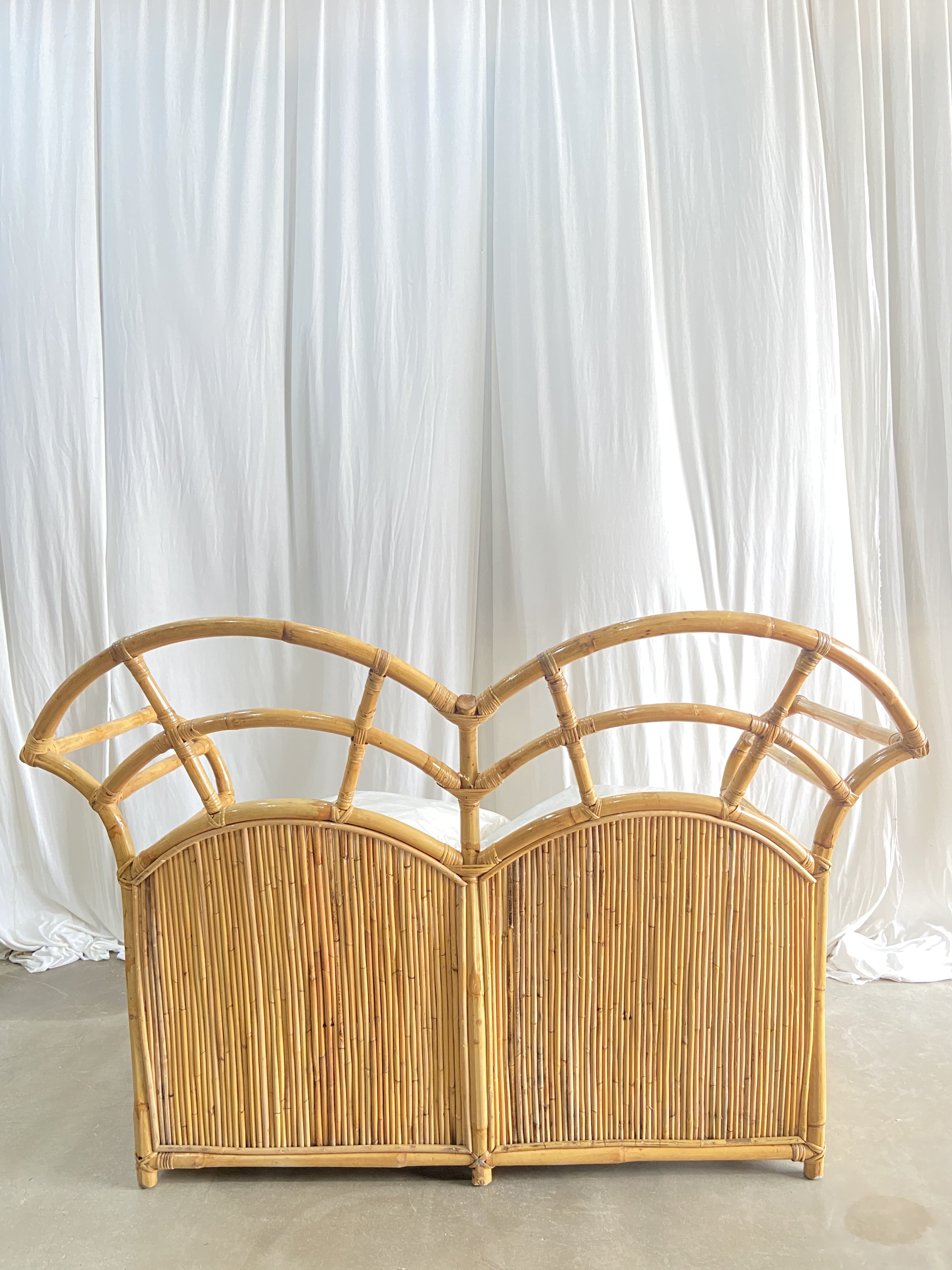 [RENT] Rattan Love Double Seater