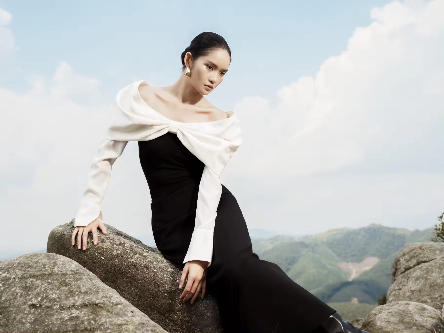 Unique Design Women's Blouses With Black Long Skirt High-quality Fabric Women Clothing