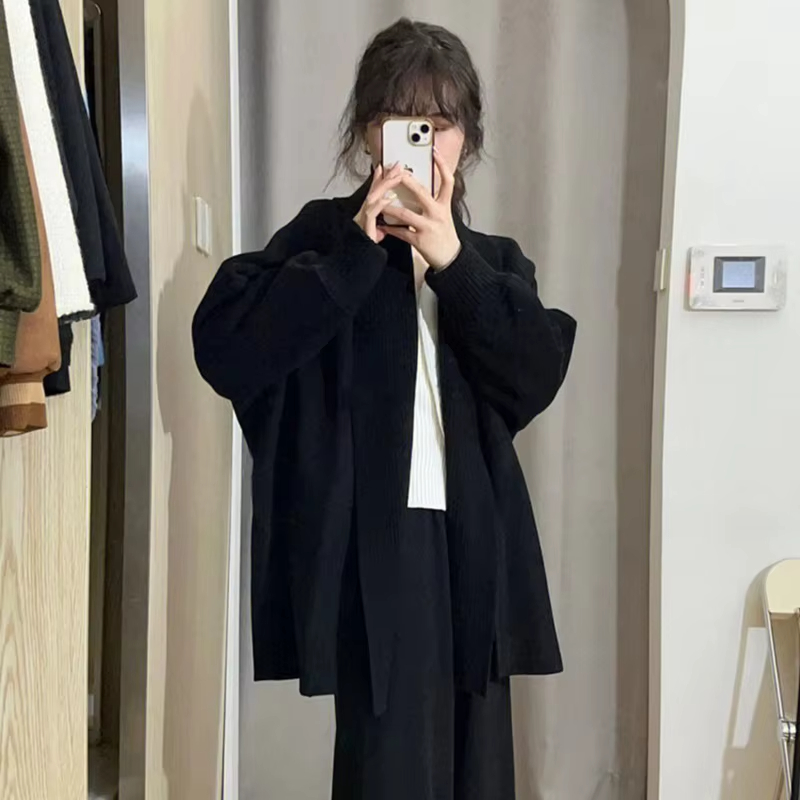 Retro sweater jacket for women in winter, new Japanese style lazy style loose fitting knitted cardigan