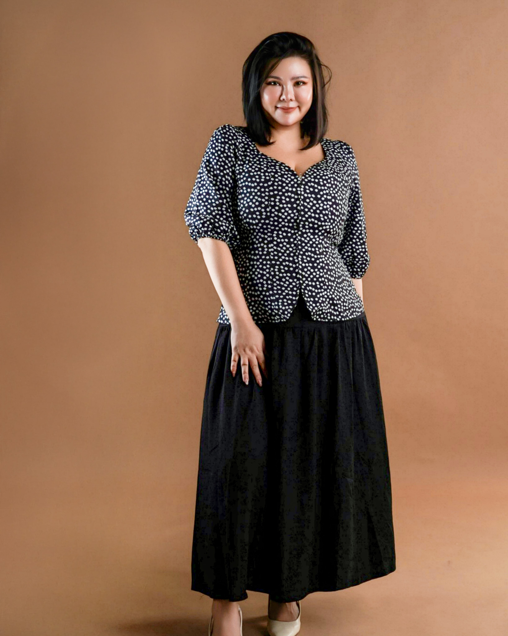 YOLA DOTTED TOP IN BLACK